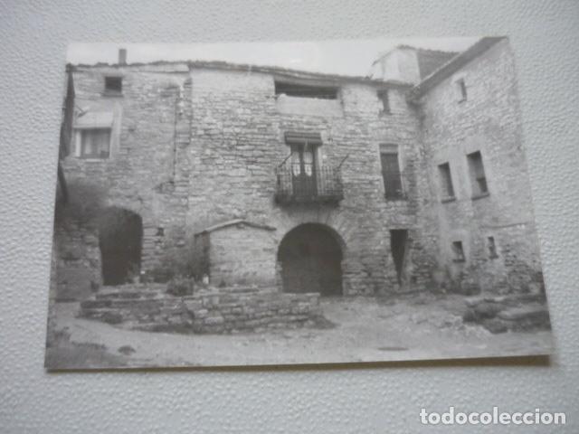 Fotografia antica: MONTFALCO MURALLAT LERIDA ESCENA URBANA ANTIGUA FOTOGRAFIA ORIGINAL 18 X 13 CM