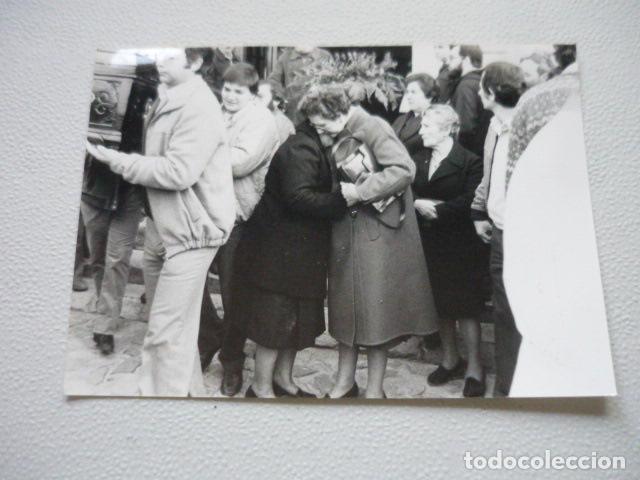 Fotografia antica: ANGLES GERONA ENTIERRO ANTIGUA FOTOGRAFIA ORIGINAL 18 X 13 CM