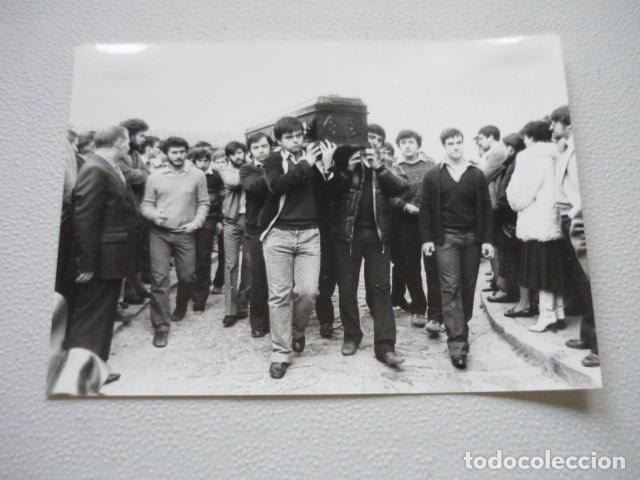 Fotografia antica: ANGLES GERONA ENTIERRO ANTIGUA FOTOGRAFIA ORIGINAL 18 X 13 CM