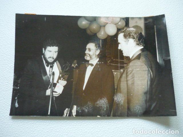 Fotografia antica: BARCELONA NOCHE DE LA PUBLICIDAD 1975 ANTIGUA FOTOGRAFIA ORIGINAL 18 X 12 CM