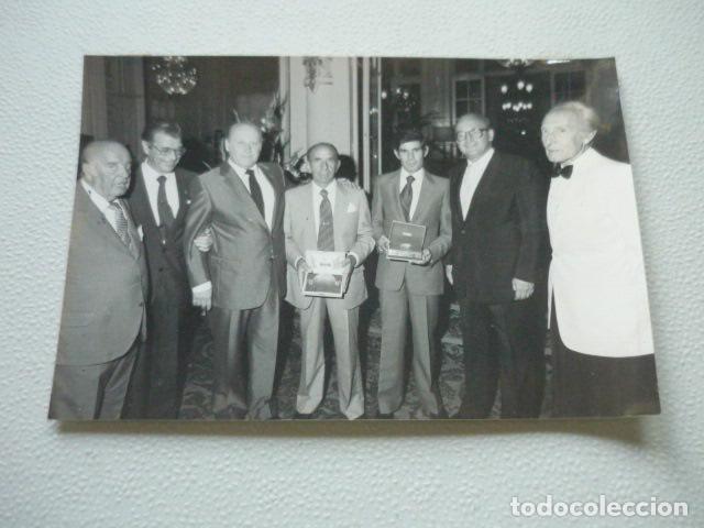 Fotografia antica: TROFEOS TAURINOS EN BIARRITZ FRANCIA ANTIGUA FOTOGRAFIA ORIGINAL 18 X 12 CM