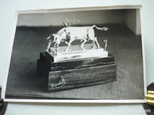 Fotografia antica: TROFEO PE&Ntilde;A TAURINA CIUDAD JARDIN DE CORDOBA ANTIGUA FOTOGRAFIA ORIGINAL 12 X 18 CM