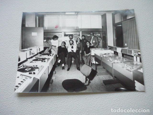 Fotograf&iacute;a antigua: ANDRES ABERASTURI RADIO NACIONAL ESPA&Ntilde;A ANTIGUA FOTOGRAFIA ORIGINAL 13 X 18 CM