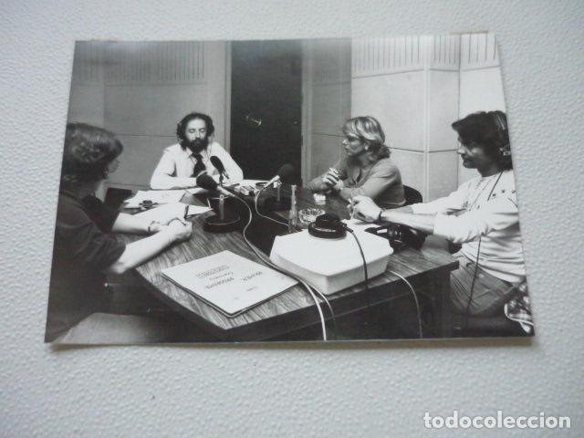 Fotografia antica: ANDRES ABERASTURI RADIO NACIONAL ESPA&Ntilde;A ANTIGUA FOTOGRAFIA ORIGINAL 13 X 18 CM