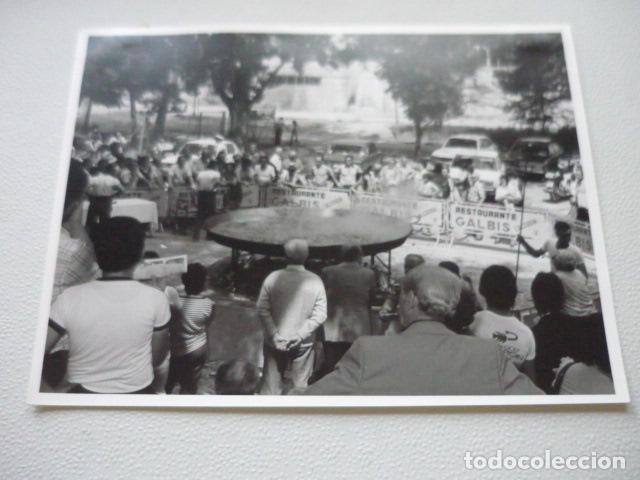 Fotografia antiga: RADIO NACIONAL DE ESPA&Ntilde;A MADRID FIESTA EN CASA DE CAMPO ANTIGUA FOTOGRAFIA ORIGINAL 24 X 18 CM
