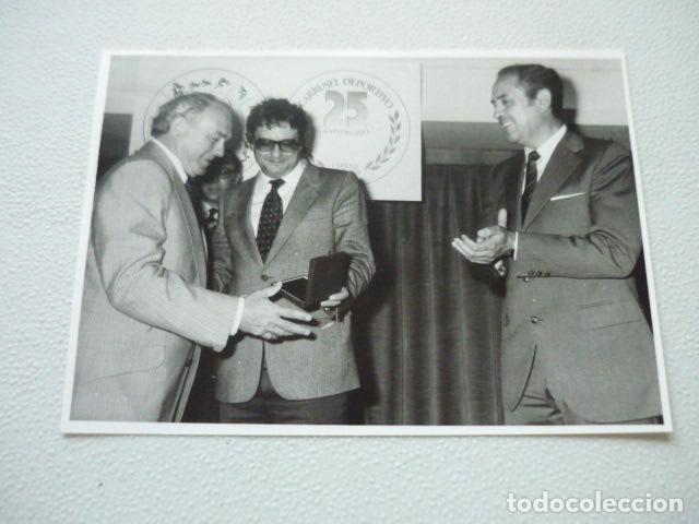 Fotografia antica: RADIO CADENA SER XXV ANIVERSARIO CARRUSEL DEPORTIVO ANTIGUA FOTOGRAFIA ORIGINAL 13 X 18 CM