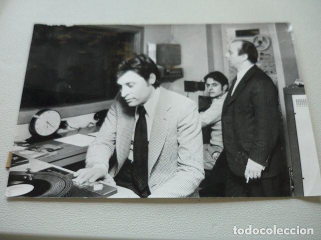 Fotografia antica: PROGRAMA DE RADIO CITA CON MARIO ANTIGUA FOTOGRAFIA ORIGINAL 20 X 30 CM