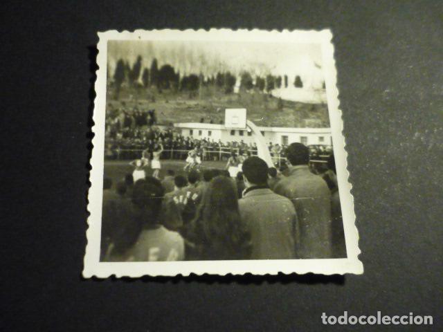 Fotografia antiga: MADRID MONCLOA CAMPO DE DEPORTES CIUDAD UNIVERSITARIA ANTIGUA FOTOGRAFIA 6,5 X 6,5 CM