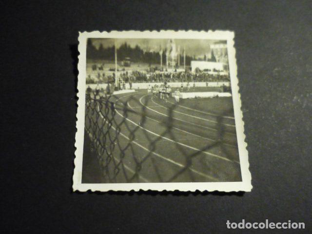 Alte Fotografie: MADRID MONCLOA CAMPO DE DEPORTES CIUDAD UNIVERSITARIA ANTIGUA FOTOGRAFIA 6,5 X 6,5 CM