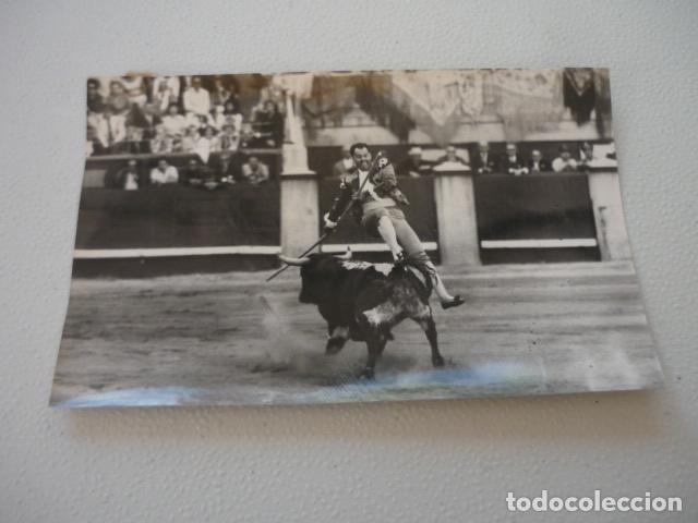 Fotograf&iacute;a antigua: MADRID AURELIO CALATAYUD NOVILLERO CORRIDA GOYESCA ANTIGUA FOTOGRAFIA ORIGINAL 17 X 10.5 CM