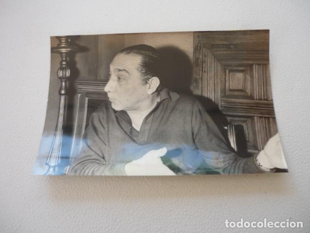 Fotograf&iacute;a antigua: MANUEL SANCHEZ CAMARGO CRITICO DE ARTE ANTIGUA FOTOGRAFIA ORIGINAL 18 X 12 CM