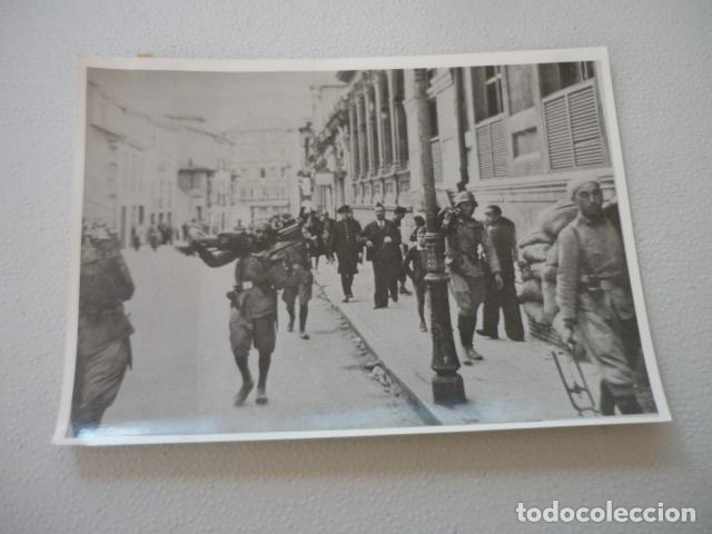 Fotografia antica: GUERRA CIVIL ESPA&Ntilde;OLA TROPAS MORAS FOTOGRAFIA DE PRENSA 12 X 18 CM