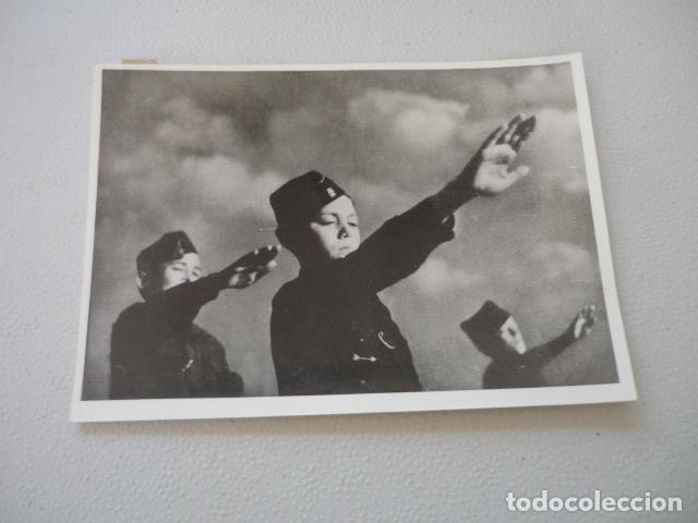 Fotografia antica: GUERRA CIVIL ESPA&Ntilde;OLA NI&Ntilde;OS FALANGISTAS FOTOGRAFIA DE PRENSA 12 X 18 CM