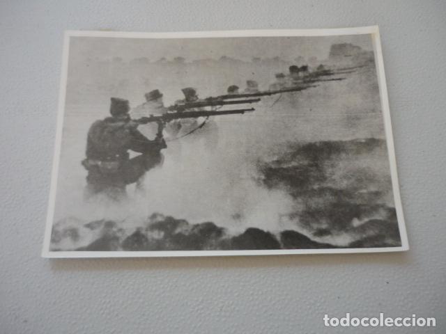 Fotografia antica: GUERRA CIVIL ESPA&Ntilde;OLA SOLDADOS EN COMBATE FOTOGRAFIA DE PRENSA 12 X 18 CM