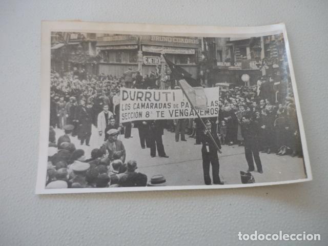Alte Fotografie: GUERRA CIVIL ESPA&Ntilde;OLA MADRID MANIFESTACION POR DURRUTI FOTOGRAFIA DE PRENSA 12 X 18 CM