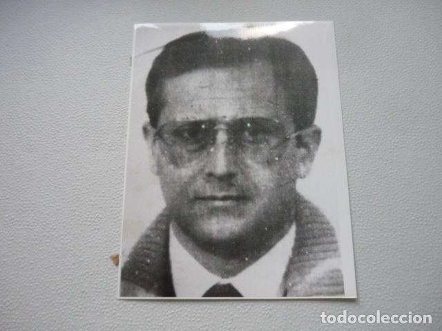 Fotografia antiga: PAMPLONA INDUSTRIAL ASESINADO POR ETA TERRORISMO ANTIGUA FOTOGRAFIA ORIGINAL 18 X 13 CM