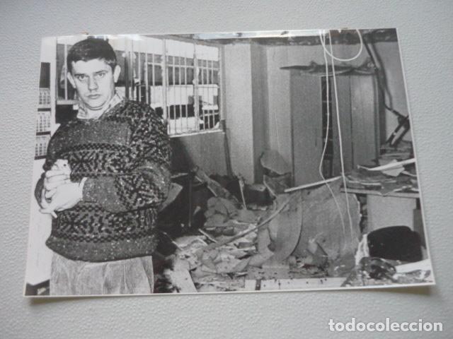 Alte Fotografie: PAMPLONA INDUSTRIAL ASESINADO POR ETA TERRORISMO ANTIGUA FOTOGRAFIA ORIGINAL 18 X 24 CM