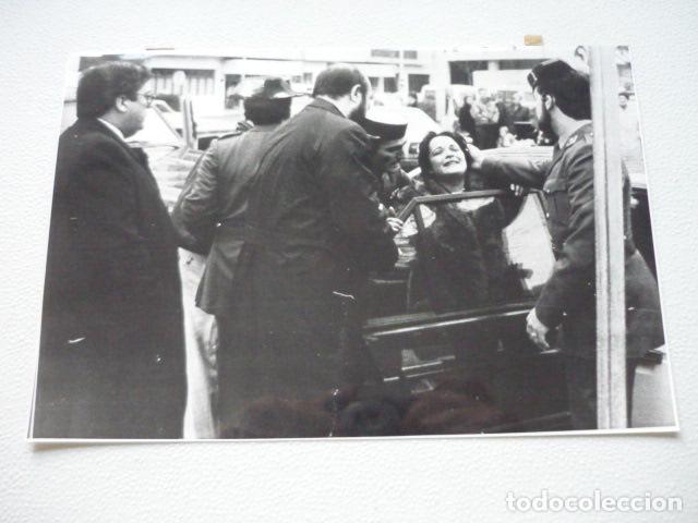Photographie ancienne: OYARZUN GUIPUZCOA ATENTADO ETA TERRORISMO ANTIGUA FOTOGRAFIA ORIGINAL 18 X 24 CM