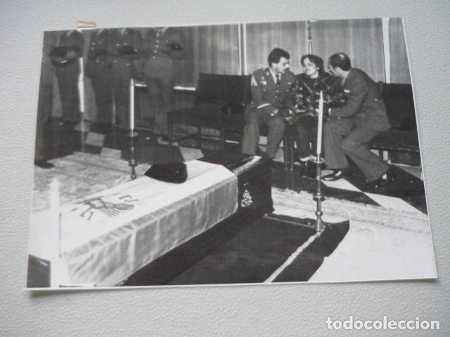 Photographie ancienne: OYARZUN GUIPUZCOA ATENTADO ETA TERRORISMO ANTIGUA FOTOGRAFIA ORIGINAL 18 X 24 CM
