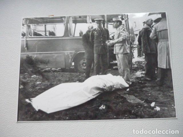 Photographie ancienne: ZARAGOZA ATENTADO ETA TERRORISMO ANTIGUA FOTOGRAFIA ORIGINAL 18 X 24 CM