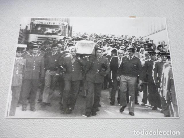 Fotografia antiga: JAEN ATENTADO ETA TERRORISMO ANTIGUA FOTOGRAFIA ORIGINAL 18 X 24 CM