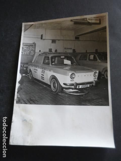 Alte Fotografie: MADRID SERVICIO OFICIAL DE CHRYSLER ESPA&Ntilde;A TALLER ANTIGUA FOTOGRAFIA ORIGINAL 18 X 12 CM