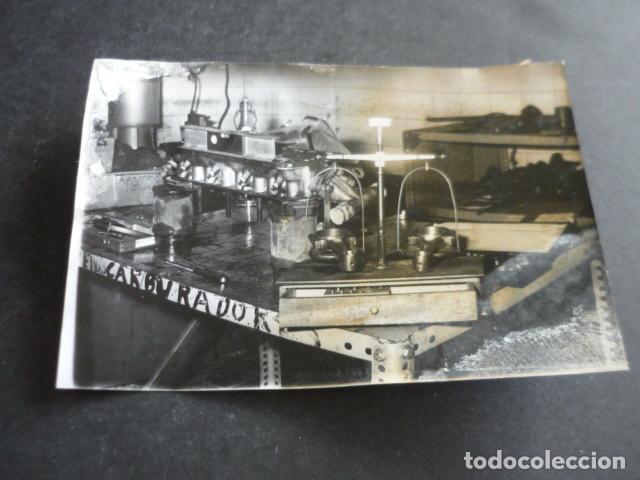Alte Fotografie: MADRID TALLER VEHICULOS HERMANOS MADUE&Ntilde;O ANTIGUA FOTOGRAFIA ORIGINAL 12 X 17 CM