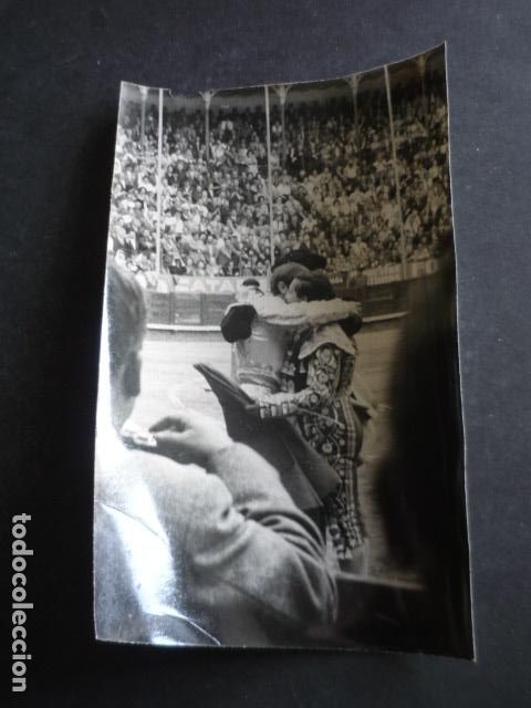Photographie ancienne: TORERO EL CORDOBES ALTERNATIVA EN LAS VENTAS BIENVENIDA ANTIGUA FOTOGRAFIA ORIGINAL 11 X 17,5 CM