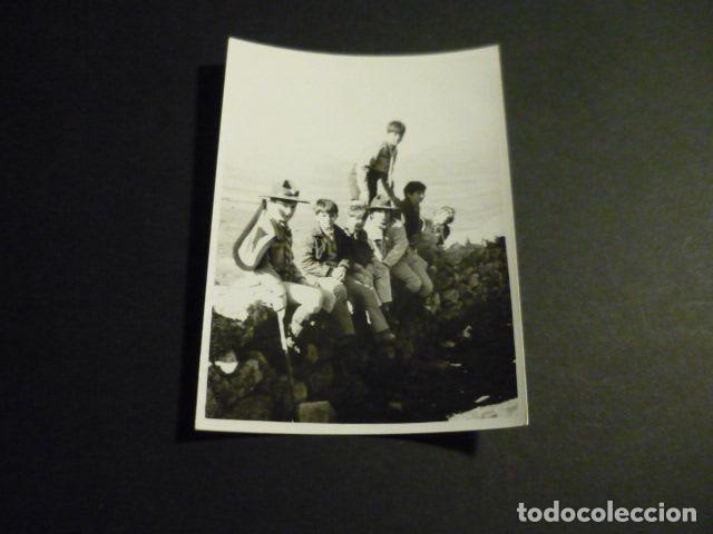 Fotografia antica: BOY SCOUTS EXPLORADORES ESCULTISMO ANTIGUA FOTOGRAFIA 7,5 X 10,5 CM