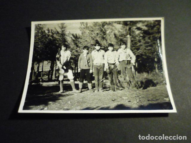 Fotografia antiga: BOY SCOUTS EXPLORADORES ESCULTISMO ANTIGUA FOTOGRAFIA 7,5 X 10,5 CM