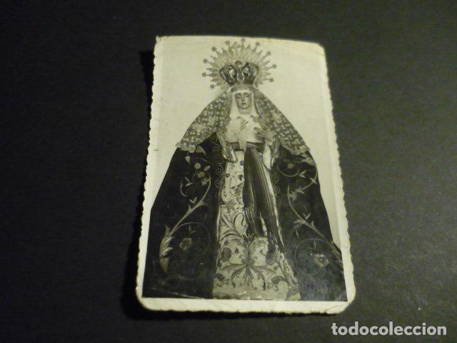 Fotografia antica: SEVILLA SEMANA SANTA NUESTRA SE&Ntilde;ORA DE LOS DOLORES CORONADA ANTIGUA FOTOGRAFIA 6,5 X 10 CM