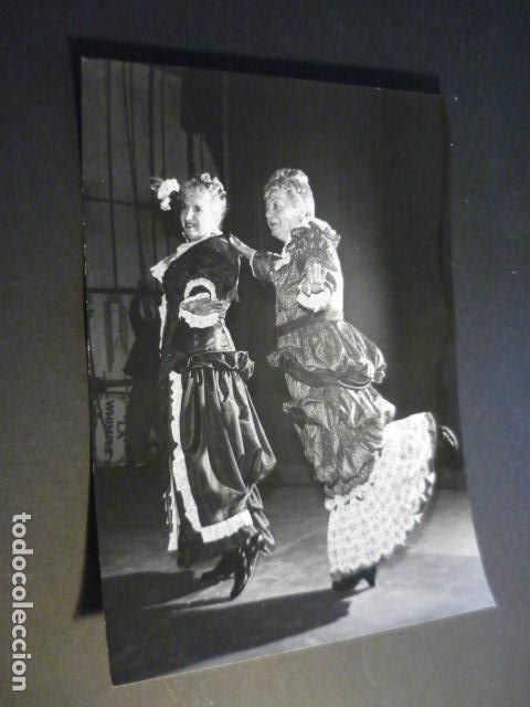 Alte Fotografie: MADRID TEATRO DE LA ZARZUELA REVISTA MUSICAL LA PELIRROJA VIRMA GONZALEZ ANTIGUA FOTOGRAFIA 13 X 18
