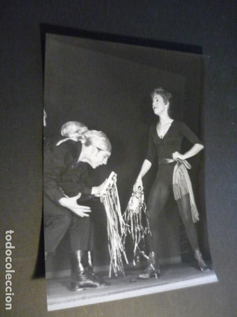 Alte Fotografie: MADRID TEATRO DE LA ZARZUELA REVISTA MUSICAL LA PELIRROJA VIRMA GONZALEZ ANTIGUA FOTOGRAFIA 13 X 18