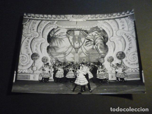 Fotografia antiga: MADRID TEATRO DE LA ZARZUELA REVISTA MUSICAL LA PELIRROJA VIRMA GONZALEZ ANTIGUA FOTOGRAFIA 13 X 18