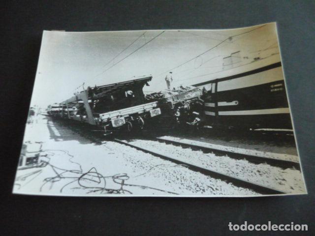 Antique Photography: TARDIENTA HUESCA ESTACION ACCIDENTE FERROVIARIO ANTIGUA FOTOGRAFIA ORIGINAL 18 X 24 CM
