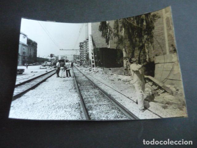Antique Photography: HOSPITALET DE LLOBREGAT BARCELONA ACCIDENTE FERROVIARIO ANTIGUA FOTOGRAFIA ORIGINAL 15,5 X 23 CM