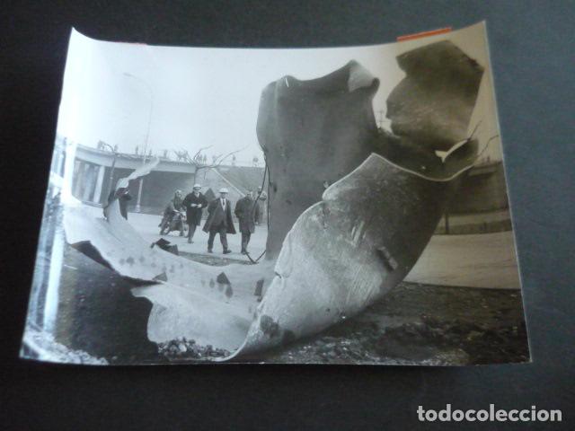 Antique Photography: MADRID MANOTERAS EXPLOSION FACTORIA GAS MADRID ANTIGUA FOTOGRAFIA ORIGINAL 18 X 24 CM