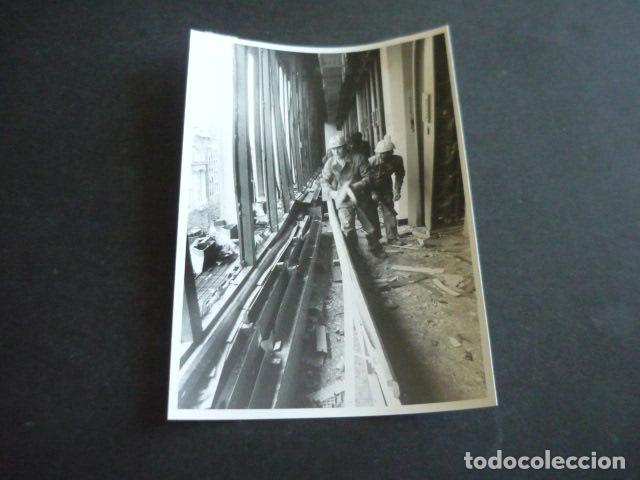 Alte Fotografie: MADRID TELEFONICA RIOS ROSAS ATENTADO TERRORISTA ANTIGUA FOTOGRAFIA ORIGINAL 13 X 18 CM