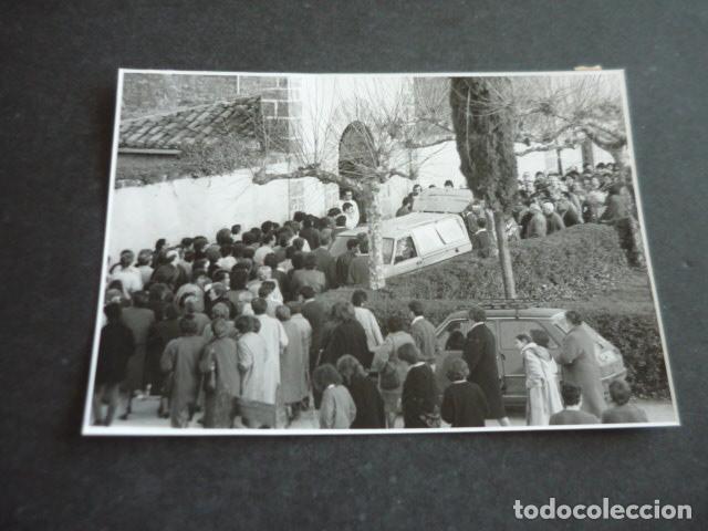 Photographie ancienne: ALSASUA NAVARRA ENTIERRO ASESINADO ANTIGUA FOTOGRAFIA ORIGINAL 16 X 11.5 CM