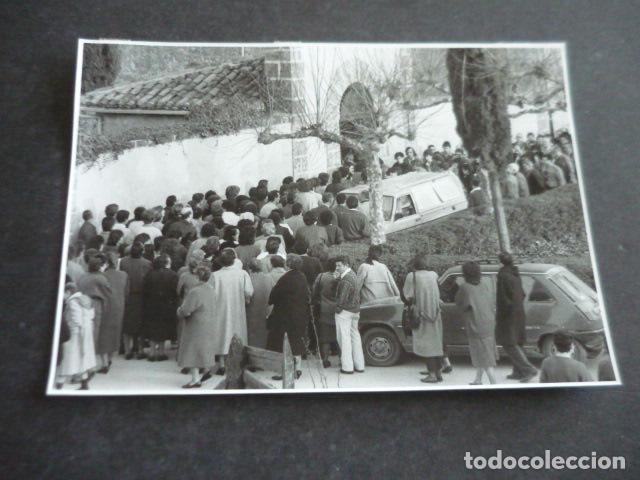 Photographie ancienne: ALSASUA NAVARRA ENTIERRO ASESINATO ANTIGUA FOTOGRAFIA ORIGINAL 16 X 11.5 CM