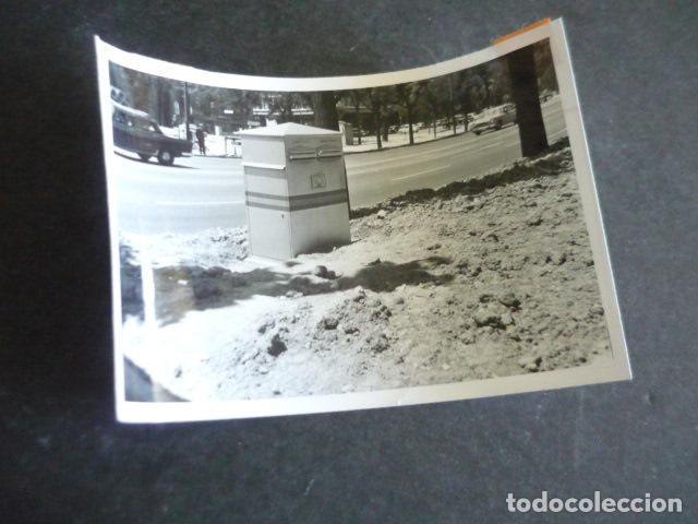 Alte Fotografie: MADRID BUZON DE CORREOS PASEO DE RECOLETOS ANTIGUA FOTOGRAFIA ORIGINAL 9 X 13 CM