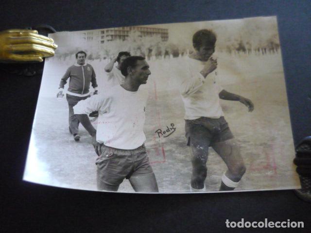 Antique Photography: EL CORDOBES EN UN PARTIDO DE FUTBOL ANTIGUA FOTOGRAFIA ORIGINAL 18 X 12 CM