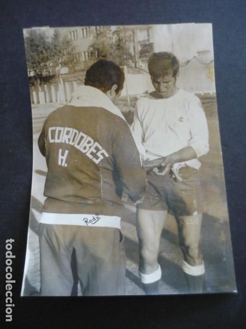Antique Photography: EL CORDOBES TORERO EN UN PARTIDO DE FUTBOL ANTIGUA FOTOGRAFIA ORIGINAL 18 X 13 CM