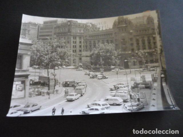 Fotograf&iacute;a antigua: BARCELONA ASALTO AL BANCO CENTRAL ANTIGUA FOTOGRAFIA ORIGINAL 24 X 18 CM