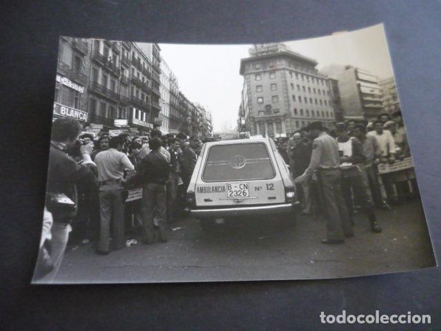 Antique Photography: BARCELONA ASALTO AL BANCO CENTRAL ANTIGUA FOTOGRAFIA ORIGINAL 24 X 18 CM