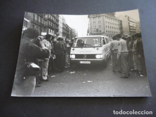 Fotografia antiga: BARCELONA ASALTO AL BANCO CENTRAL ANTIGUA FOTOGRAFIA ORIGINAL 24 X 18 CM