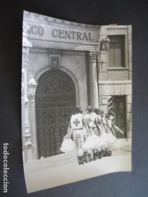 Alte Fotografie: BARCELONA ASALTO AL BANCO CENTRAL ANTIGUA FOTOGRAFIA ORIGINAL 24 X 18 CM