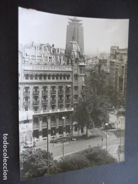 Antique Photography: BARCELONA ASALTO AL BANCO CENTRAL ANTIGUA FOTOGRAFIA ORIGINAL 24 X 18 CM