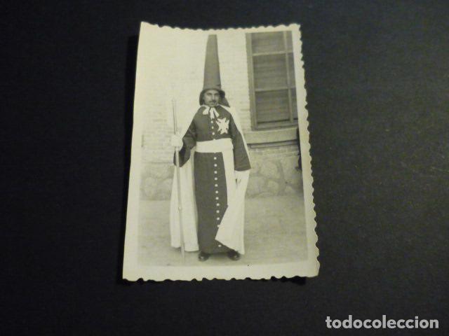 Fotografia antiga: CONSUEGRA TOLEDO SEMANA SANTA COFRADE ANTIGUA FOTOGRAFIA 6 X 9 CM