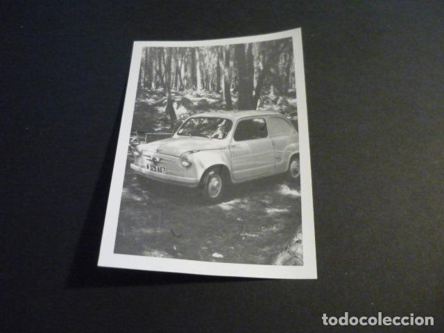Fotografia antiga: AUTOMOVIL SEAT 600 ANTIGUA FOTOGRAFIA 7,5 X 10,5 CM
